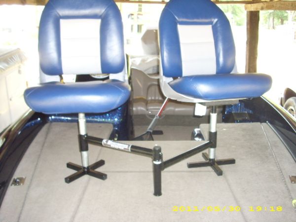 Double-Seat-Pedestals